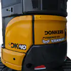 Miniexcavadora Donker DK40 con cabina, 2 velocidades, joysticks, aire acondicionado y motor Yanmar de 38 CV.